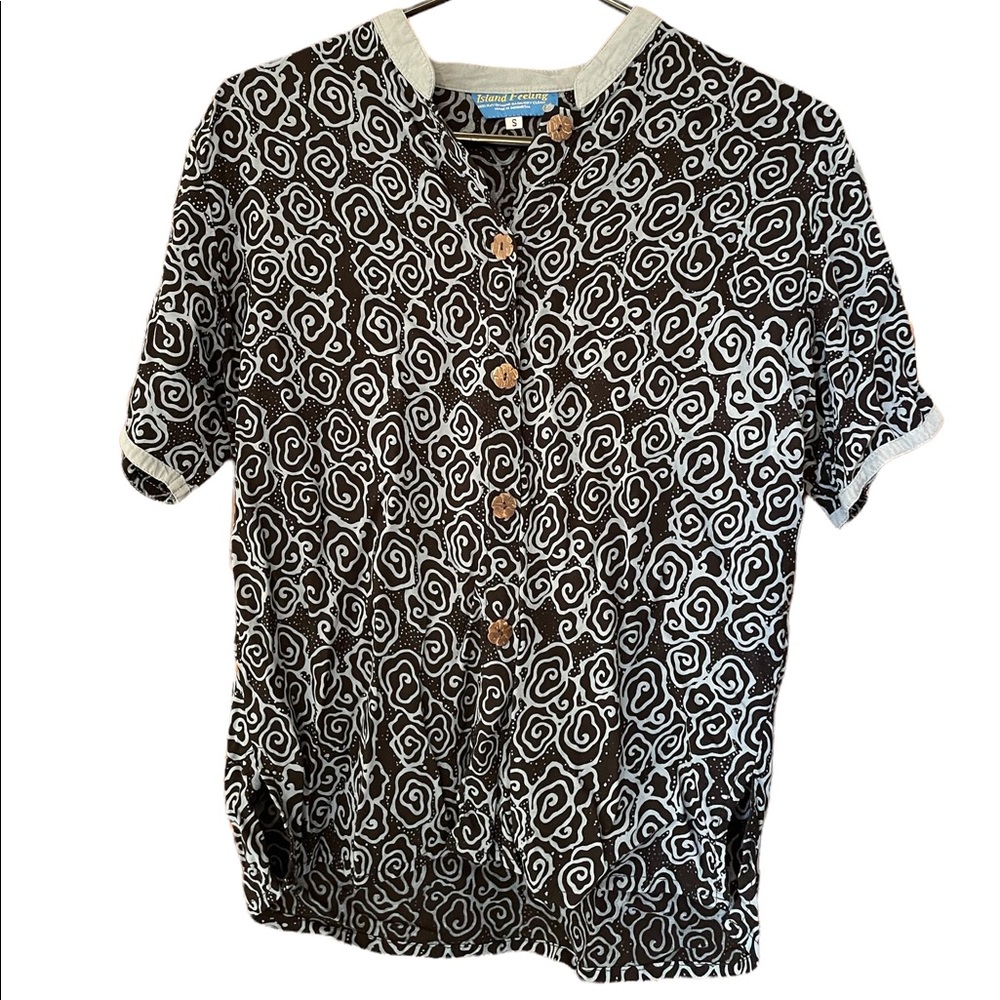 Vintage Island Feeling Button Down Shirt